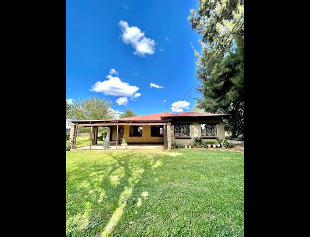 3 BEDROOM FREEHOLD FOR SALE IN UNITAS PARK